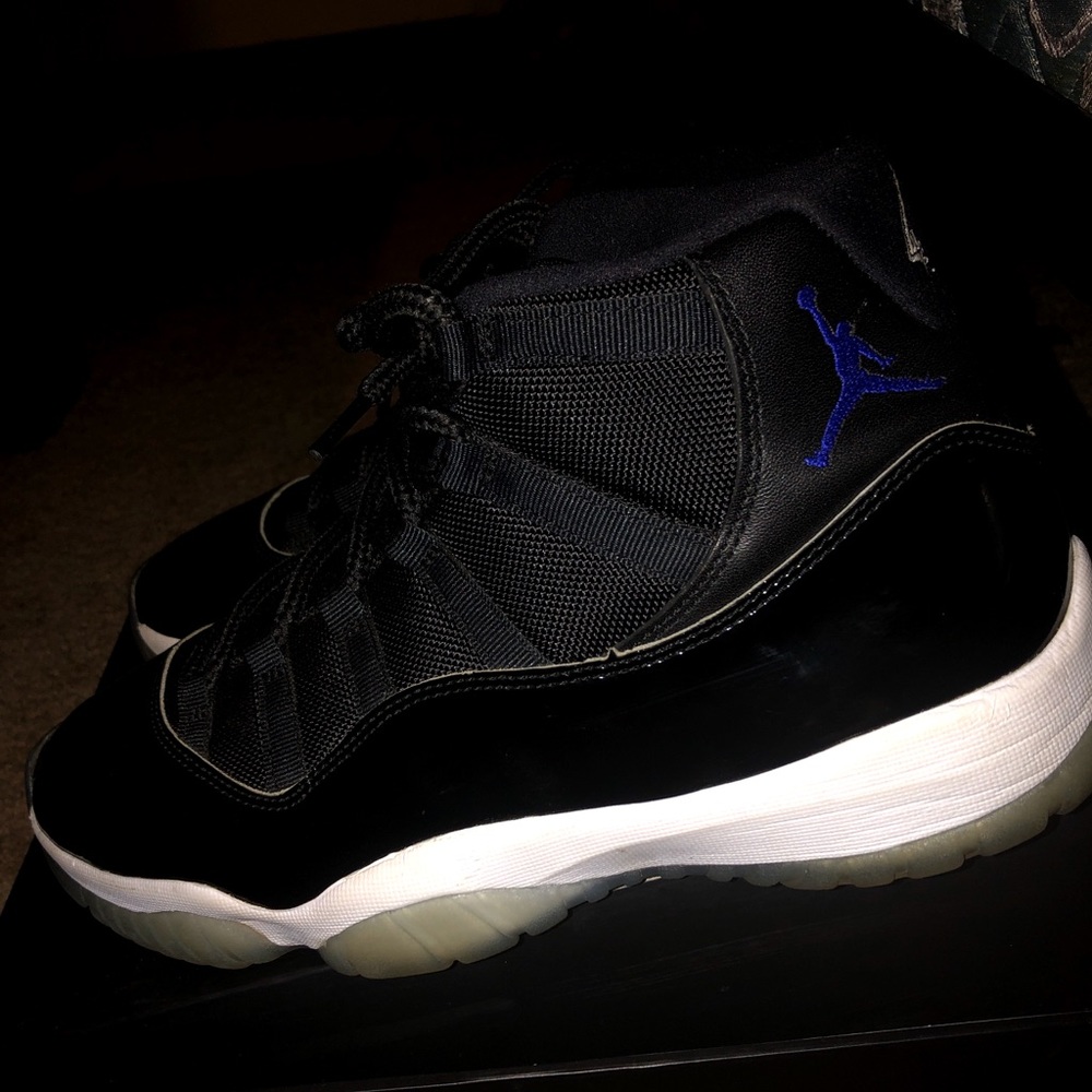 Jordan 11 space jam 2016